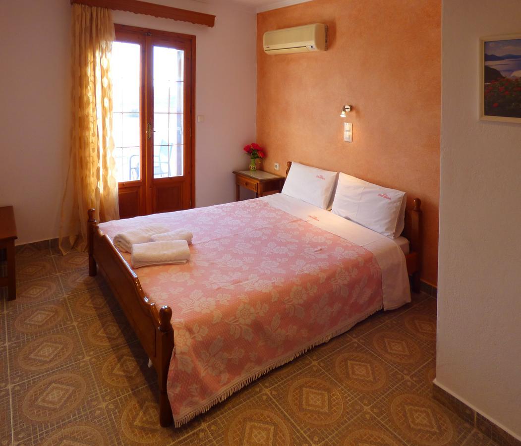 Georgia Hotel Períssa