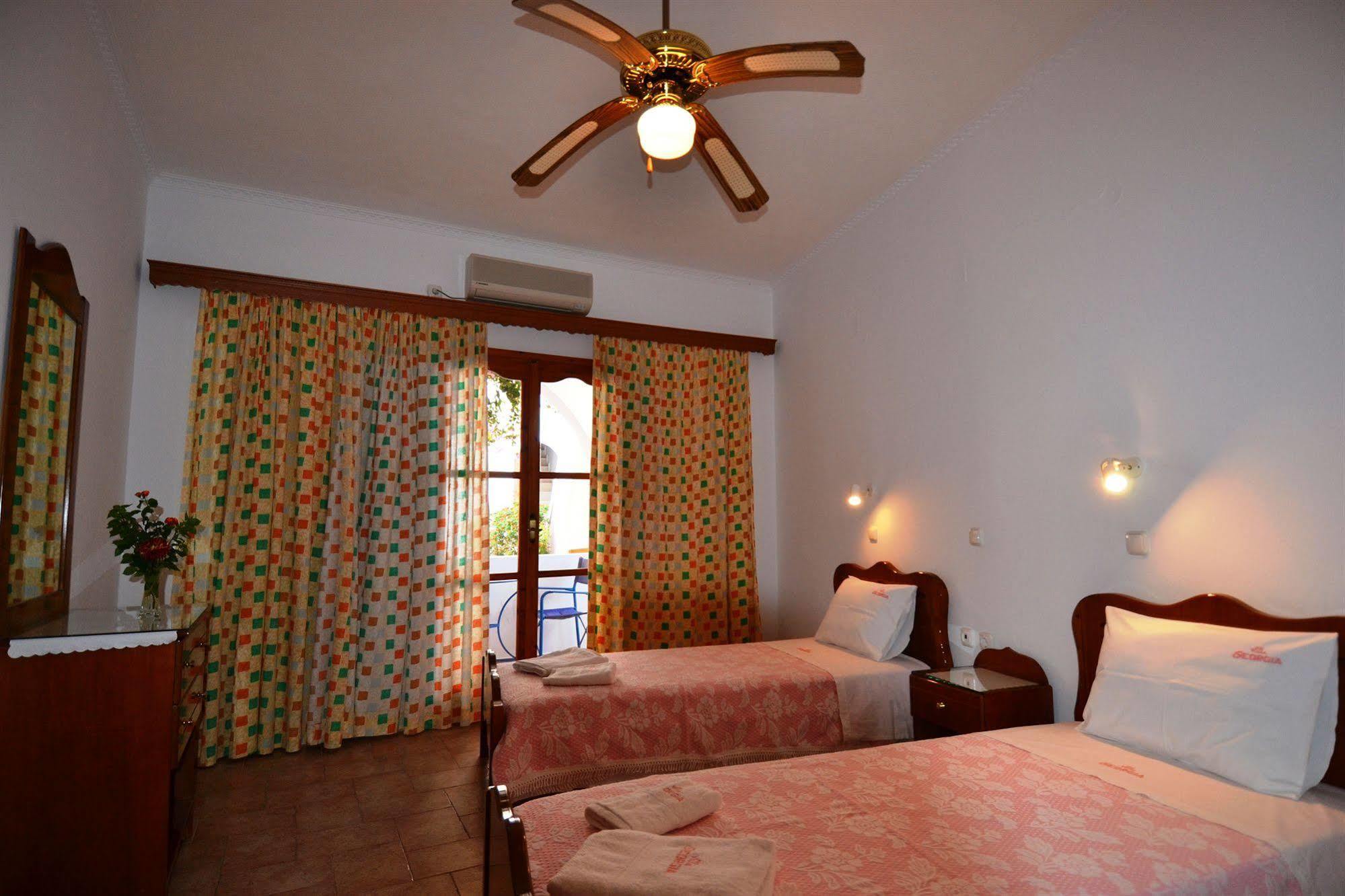Georgia 3* Períssa